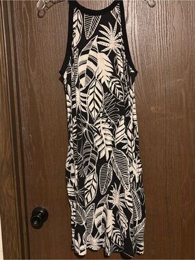 Old Navy Black and White Leaf-Print Midi Dress